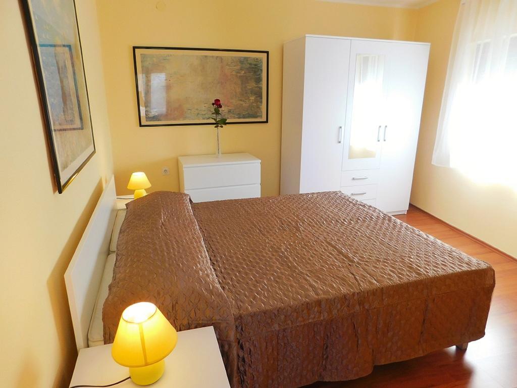 Apartments Danilo 48 พูลา ภายนอก รูปภาพ